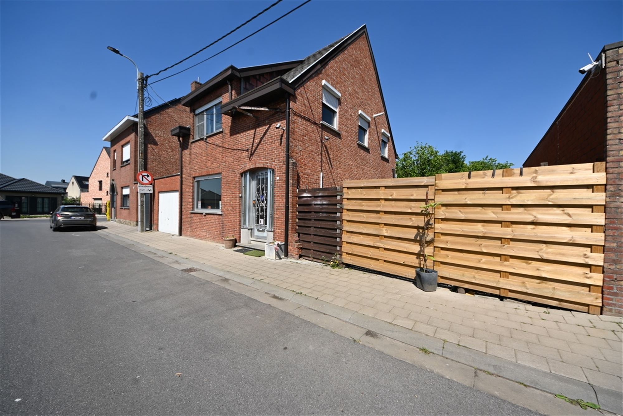 Te renoveren woning met 3 slaapkamers, garage en tuin.  foto 25
