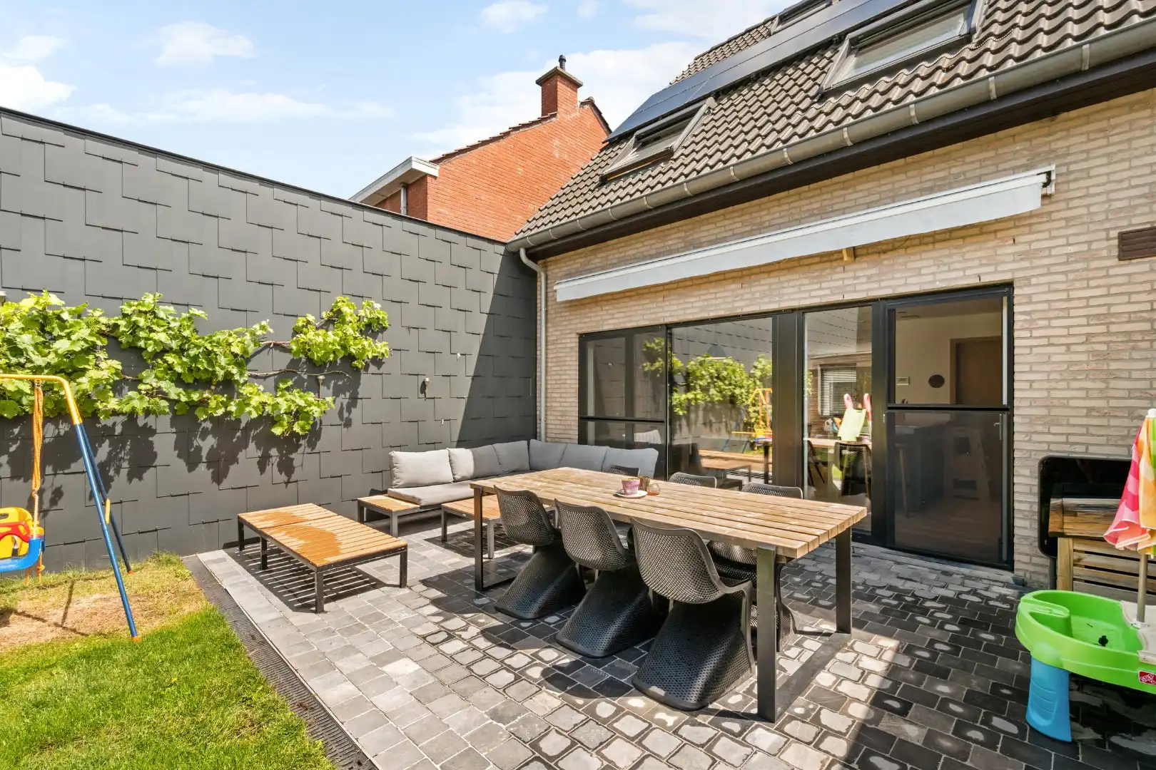 Instapklare woning met 3 slaapkamers, oprit voor 2 wagens en garage op rustige locatie in Beselare foto 10