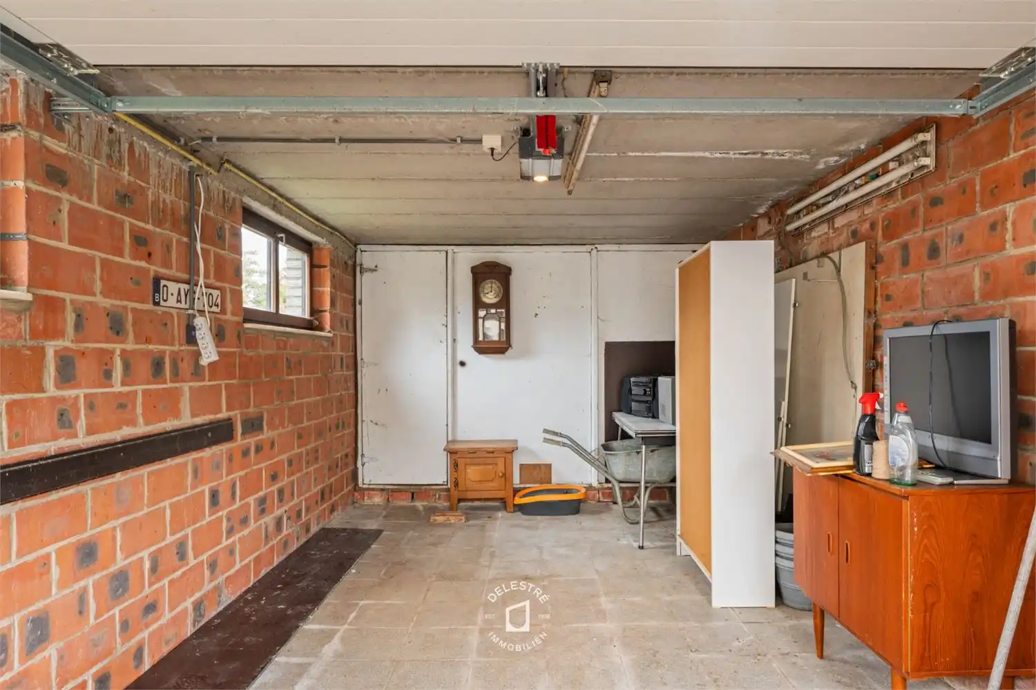 RUSTIG GELEGEN HALFOPEN MET TUIN EN GARAGE foto 24