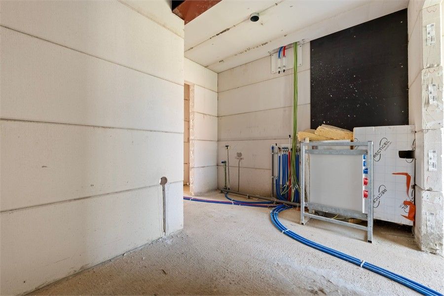 CASCO HALFOPEN BEBOUWING IN MODERNE STIJL MET CARPORT IN ALKEN foto 14