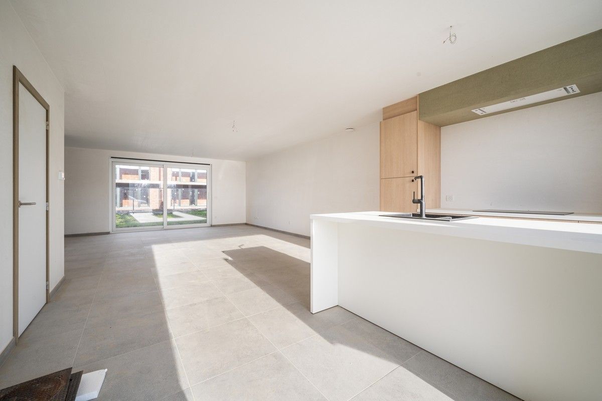 Moderne nieuwbouwwoning gelegen in Rumbeke foto 4