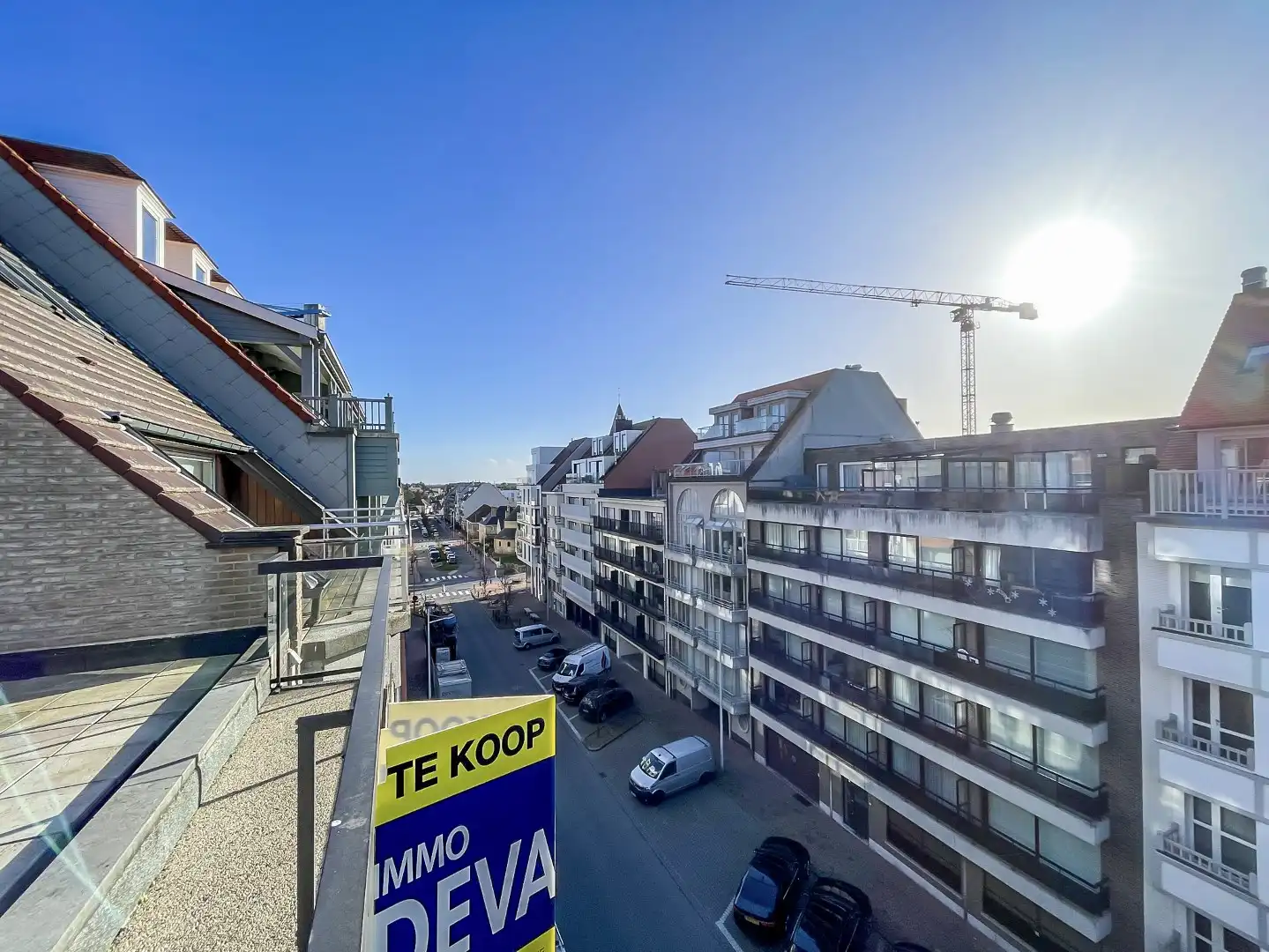 Zeer zonnige penthouse met 2 slaapkamers gelegen vlakbij het Van Bunnenplein en de Zeedijk. foto 3