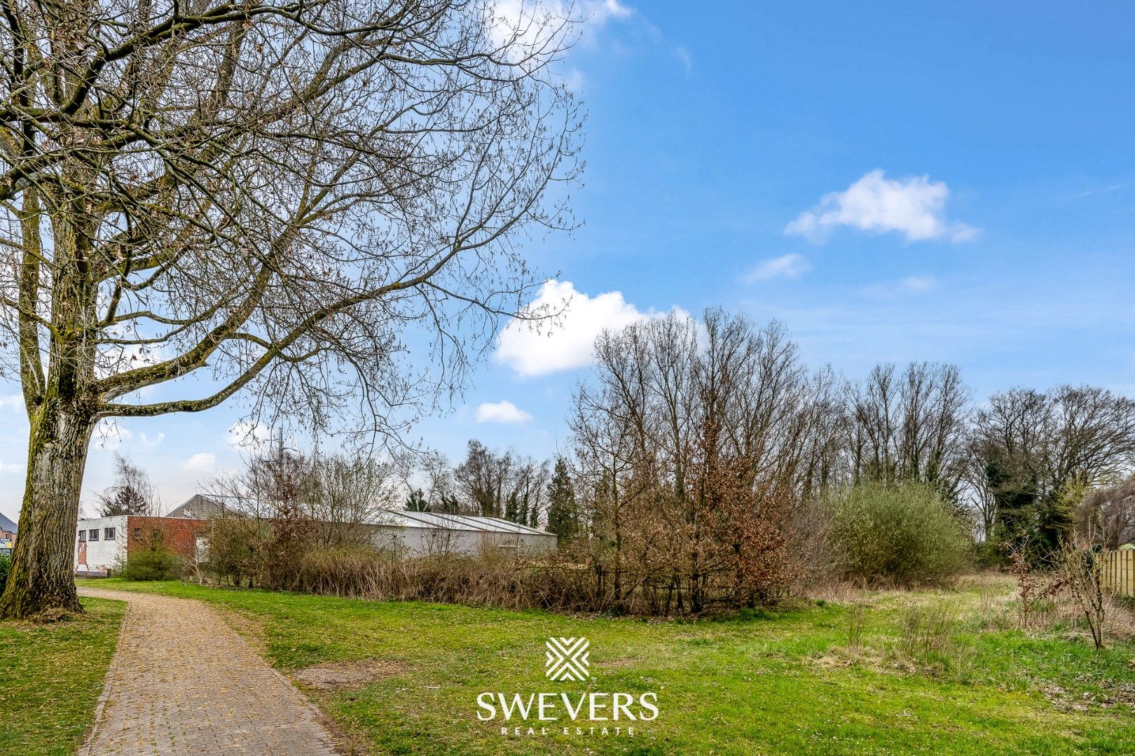 Groot sportgebouw met woonst op een perceel van 77a 60ca (of herverkaveling) foto 8