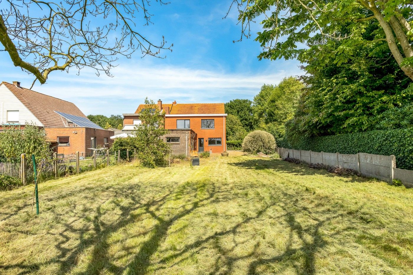 Verrassend ruime, te renoveren HOB met 5 slpk., garage/loods en tuin foto 28