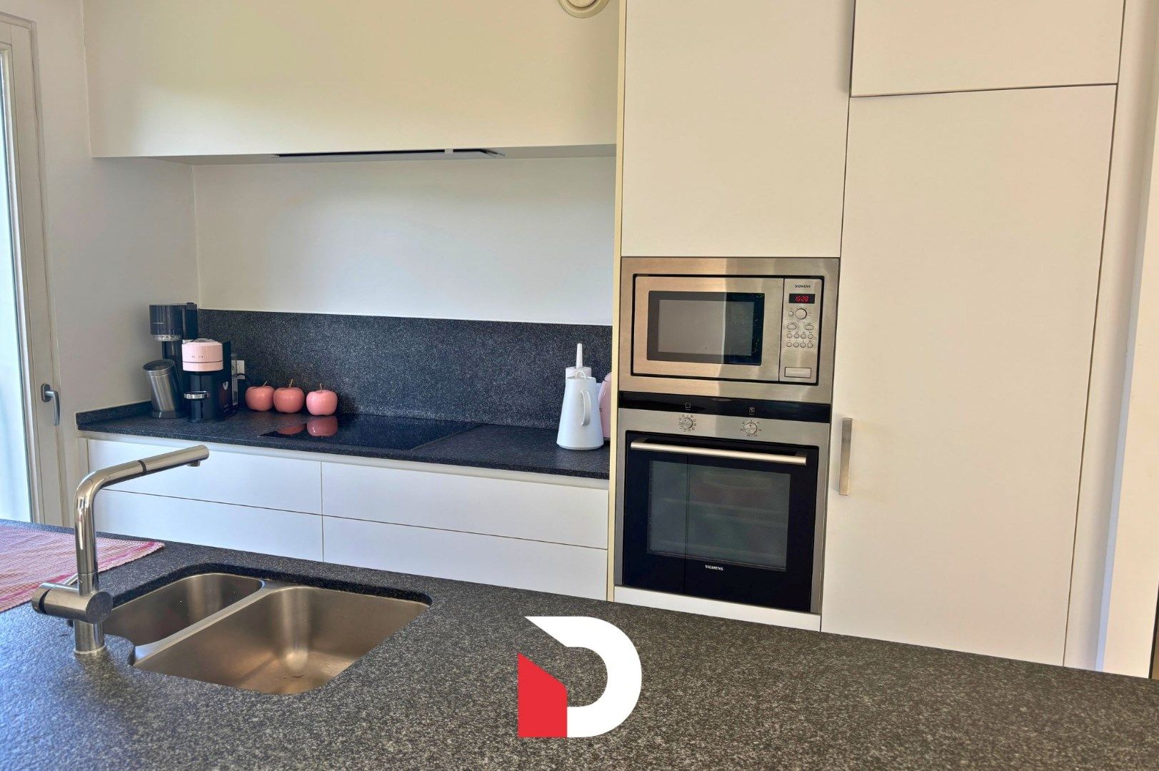 Ruim en Luxueus Appartement te Huur in Residentie Minnewater – Brugge Centrum foto 3