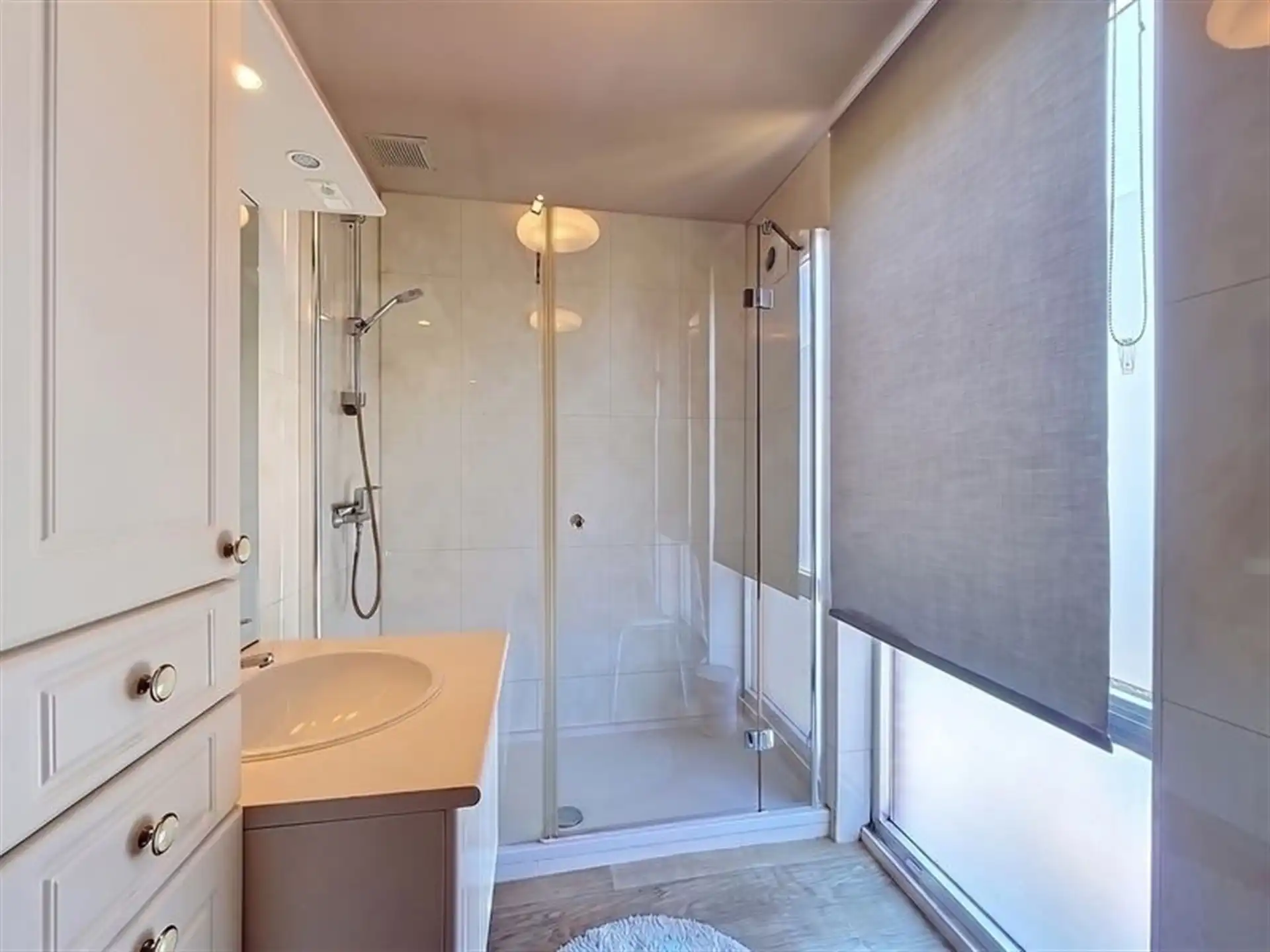 Instapklare woning op toplocatie in Belsele! foto 14