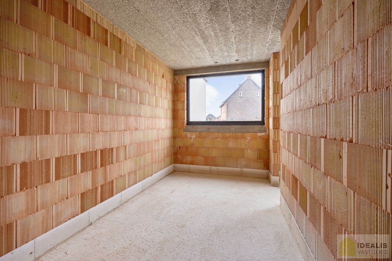 IDEALIS VASTGOED – RUIME (CASCO/VERDER AF TE WERKEN) NIEUWBOUWVILLA MET DE PERFECTE INDELING, EEN HEERLIJKE LEEFRUIMTE, KANTOOR, EXTRA RUIME BERGING, 3 RUIME SLAAPKAMERS, 3 BADKAMERS, CARPORT EN OVERDEKT TERRAS OP EEN RIANT PERCEEL VAN MAAR LIEFST 29A 51CA MET VRIJE ZICHTEN EN DE PERFECTE ORIENTATIE! foto 13