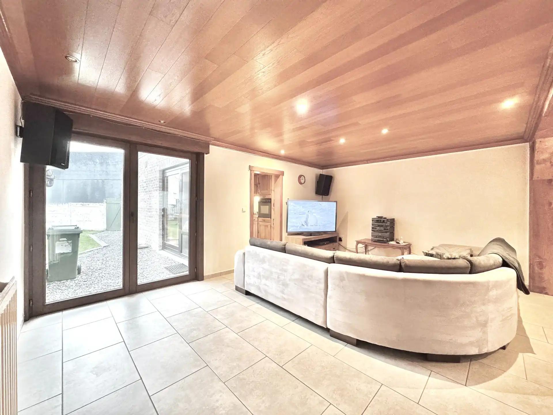 WONING MET TUIN & GARAGE OP 240 M² foto 8