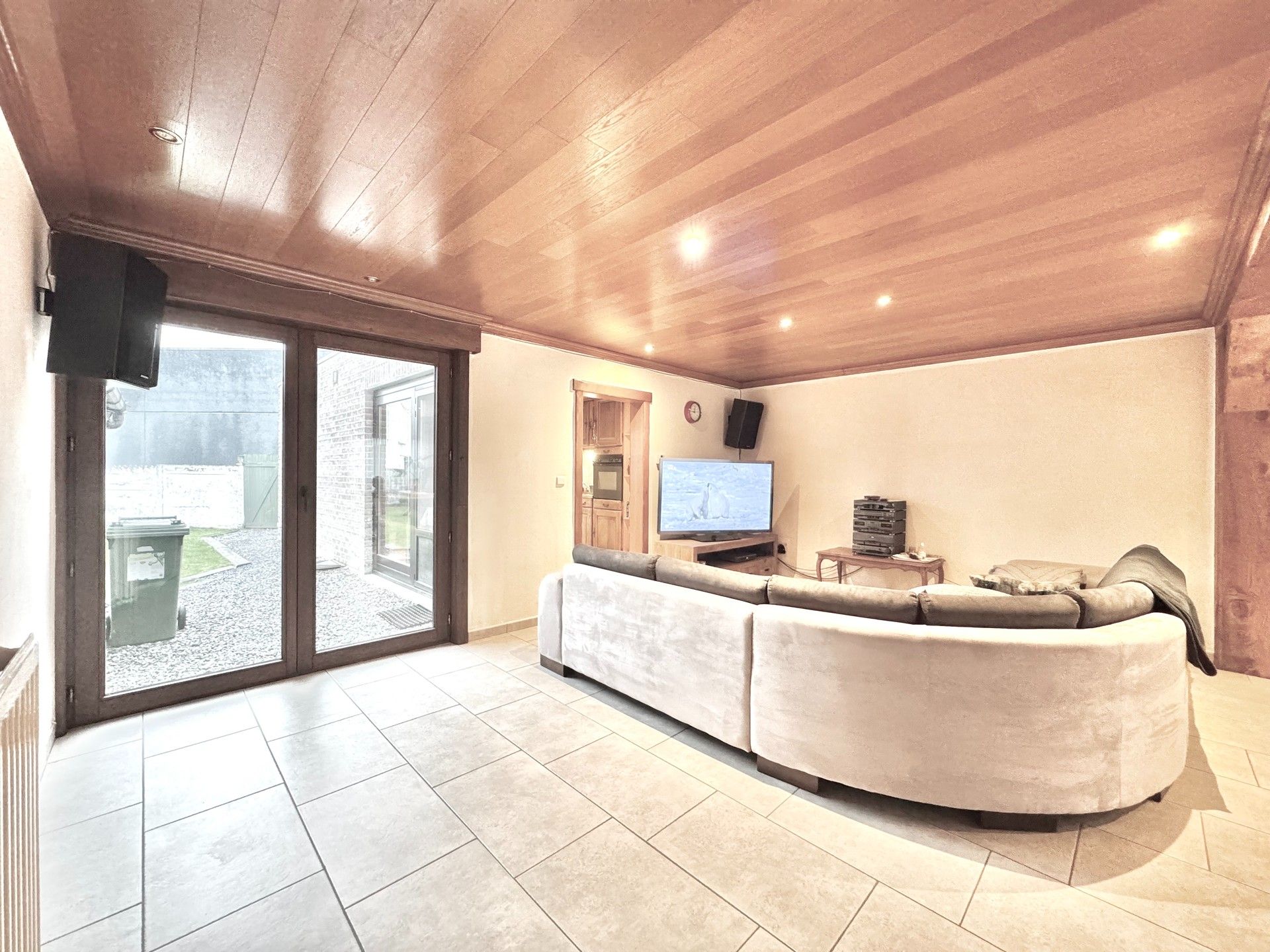 WONING MET TUIN & GARAGE OP 240 M² foto 8