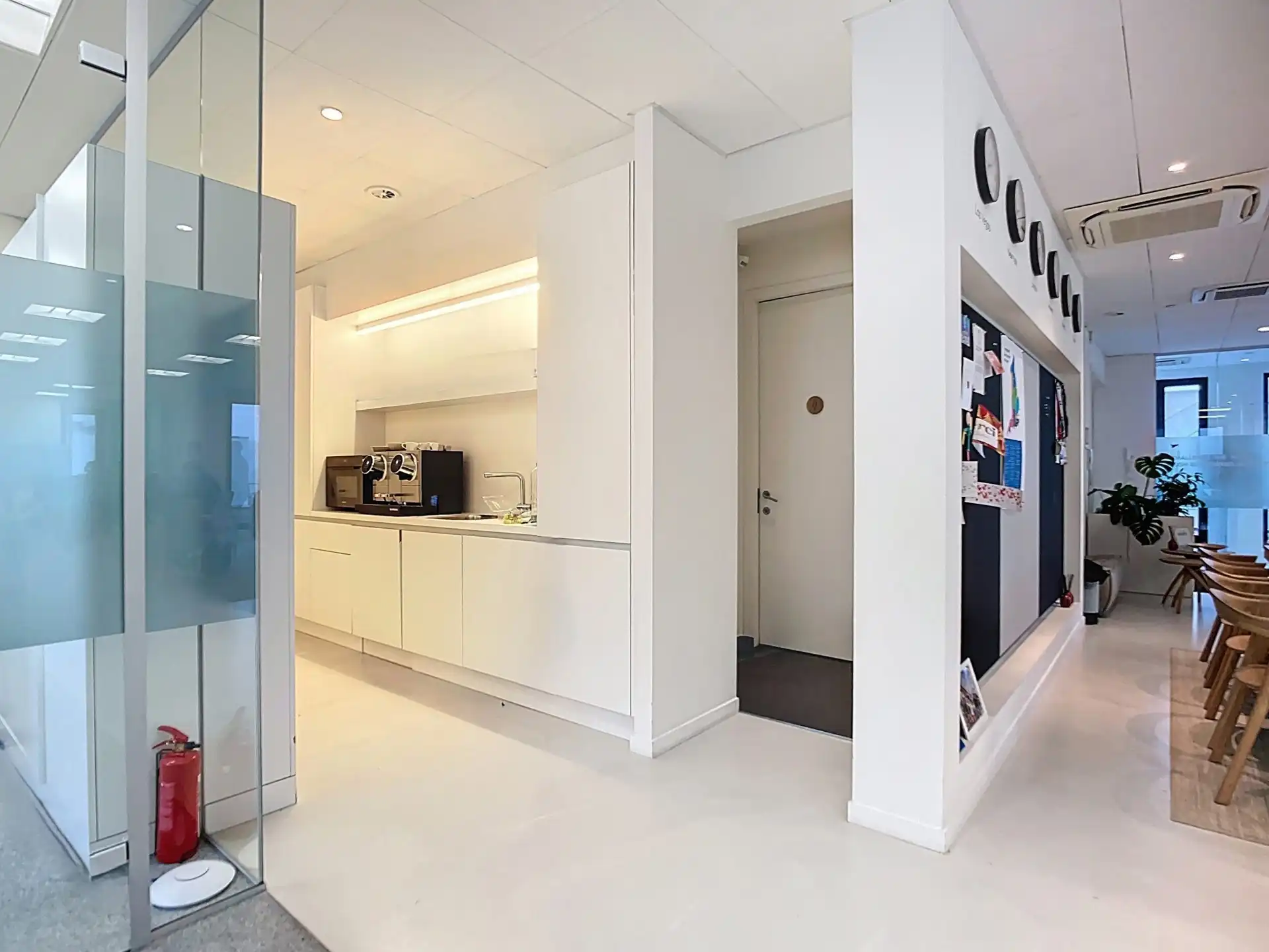 Exclusieve kantoorruimte 325m² te huur  foto 12