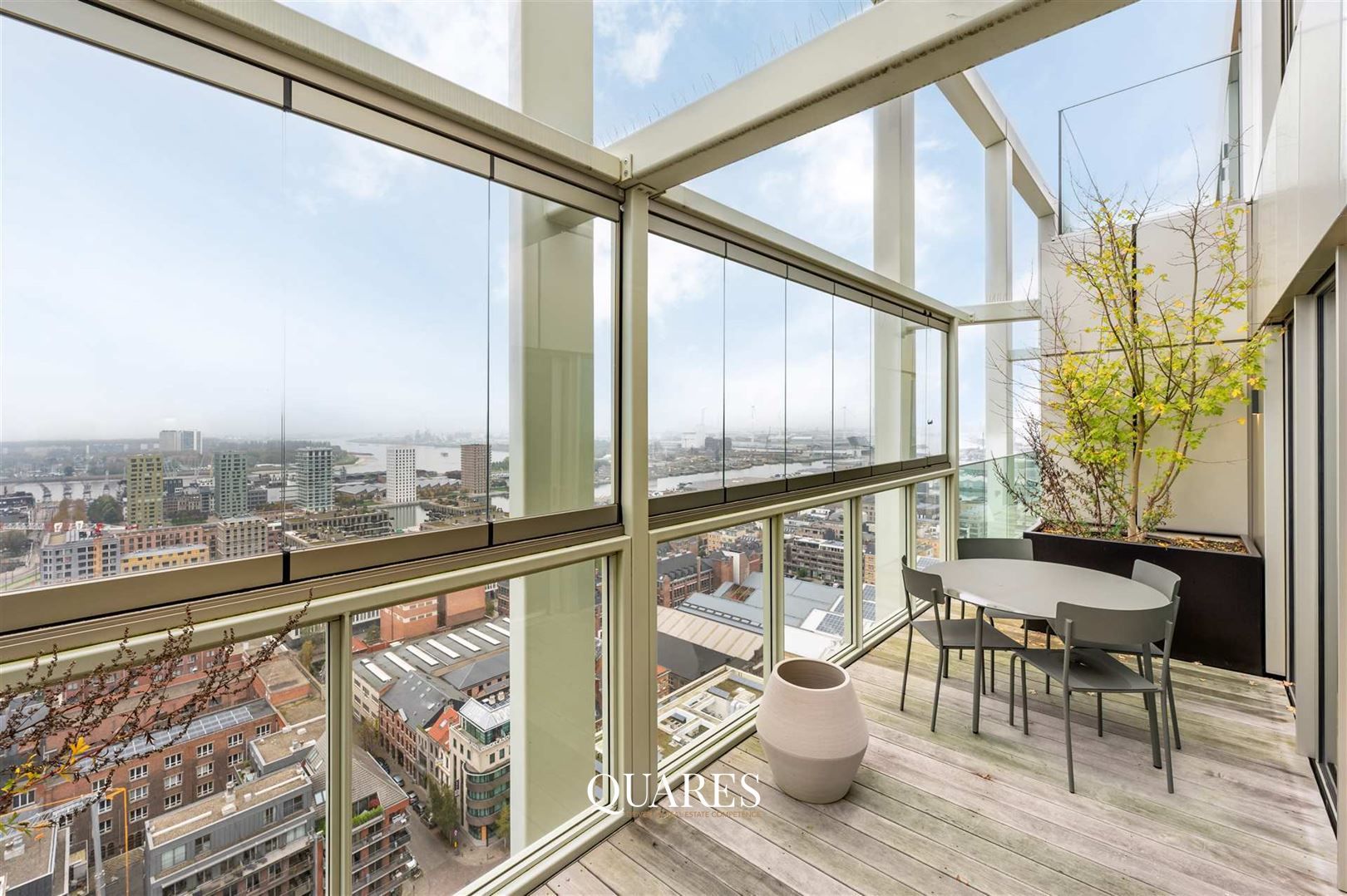 Penthouse met terras en spectaculair zicht nabij het Eilandje foto 9