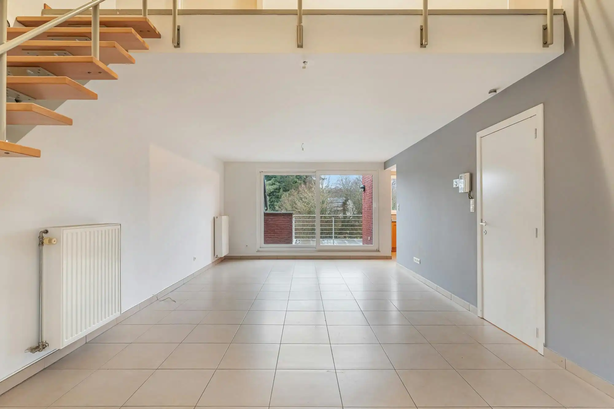 Lichtrijk & instapklaar duplex-appartement nabij Genk-Centrum foto 2