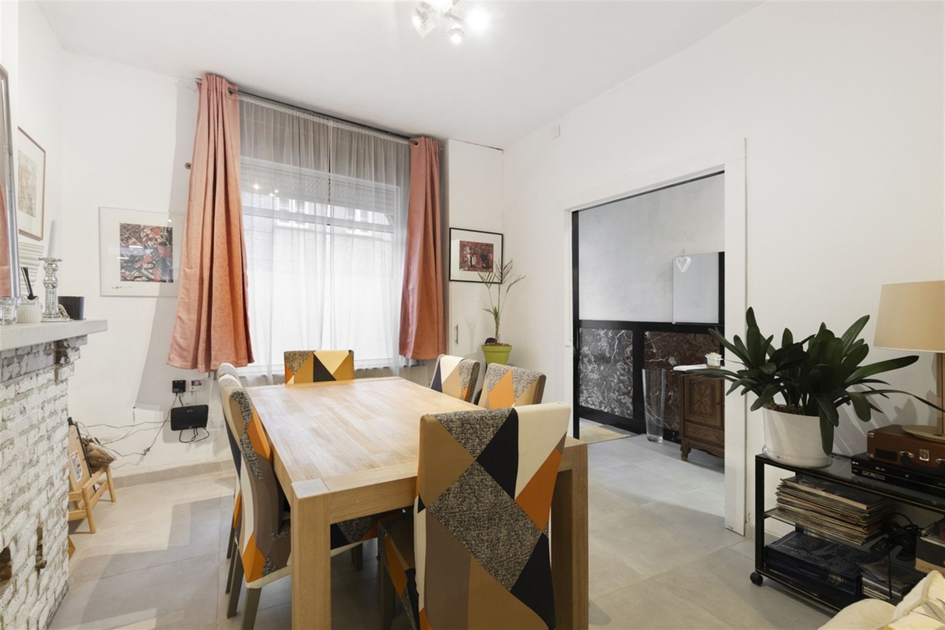 Gerenoveerde rijwoning foto 4