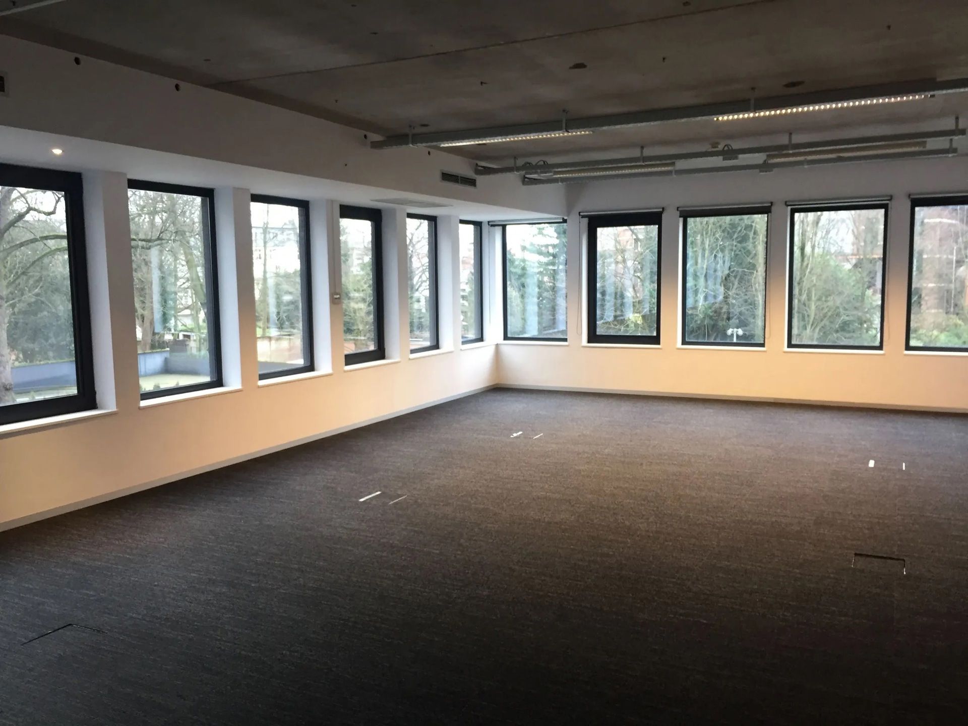 Moderne en Strategisch Gelegen Kantoorruimtes in Antwerpen  foto 6
