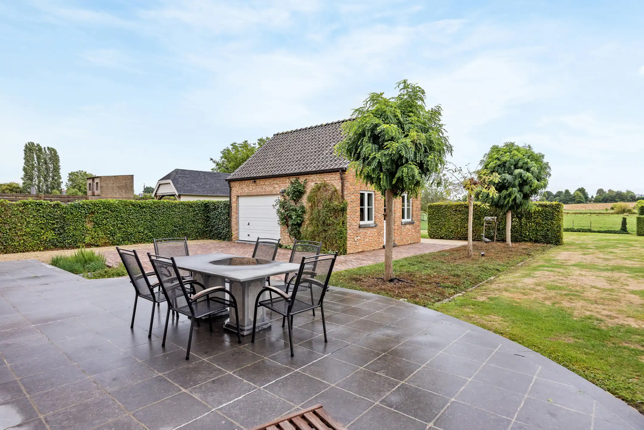 Exclusieve villa met zonnige tuin in Mal foto 38