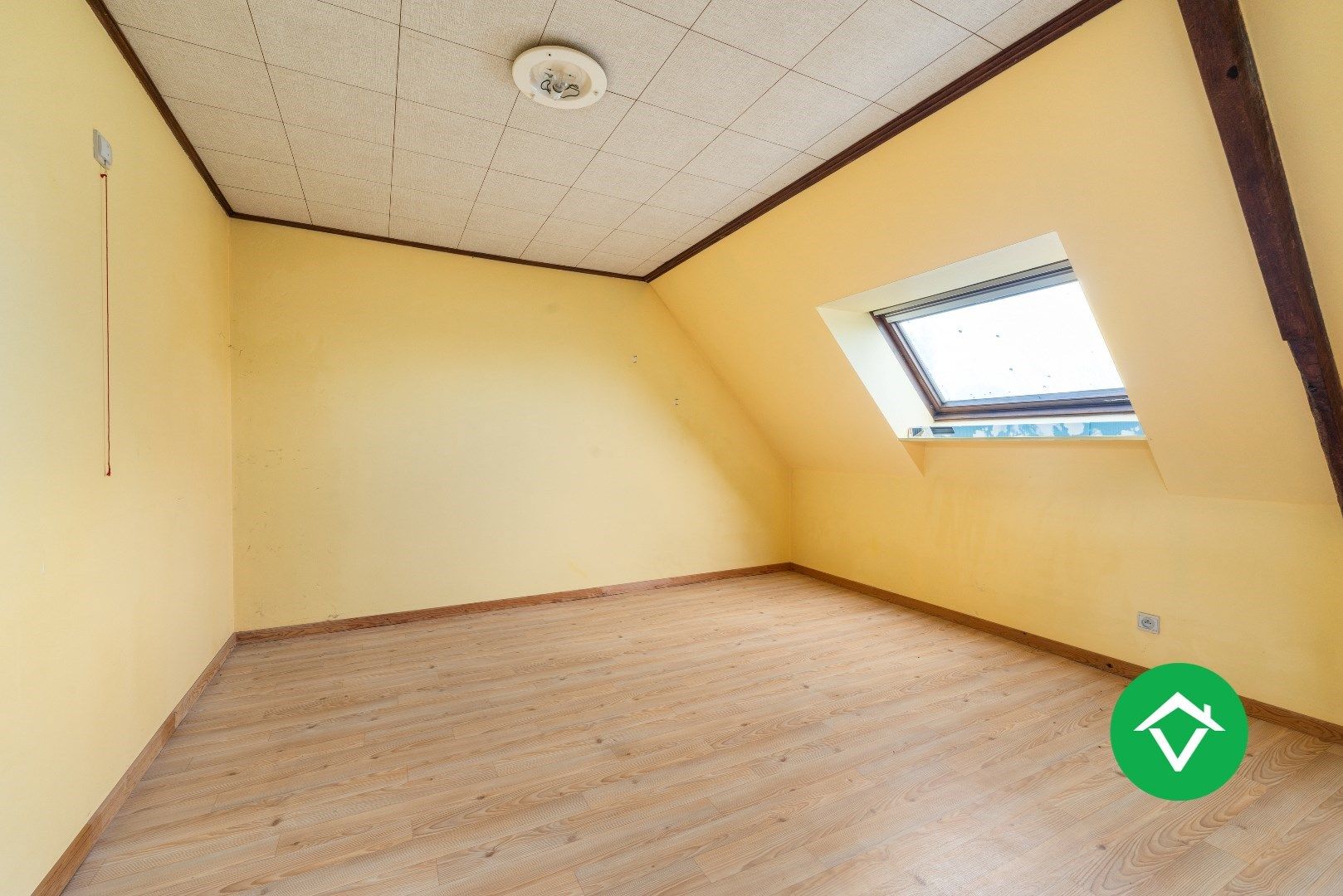 Woning met appartement te koop in het centrum van Eernegem foto 18