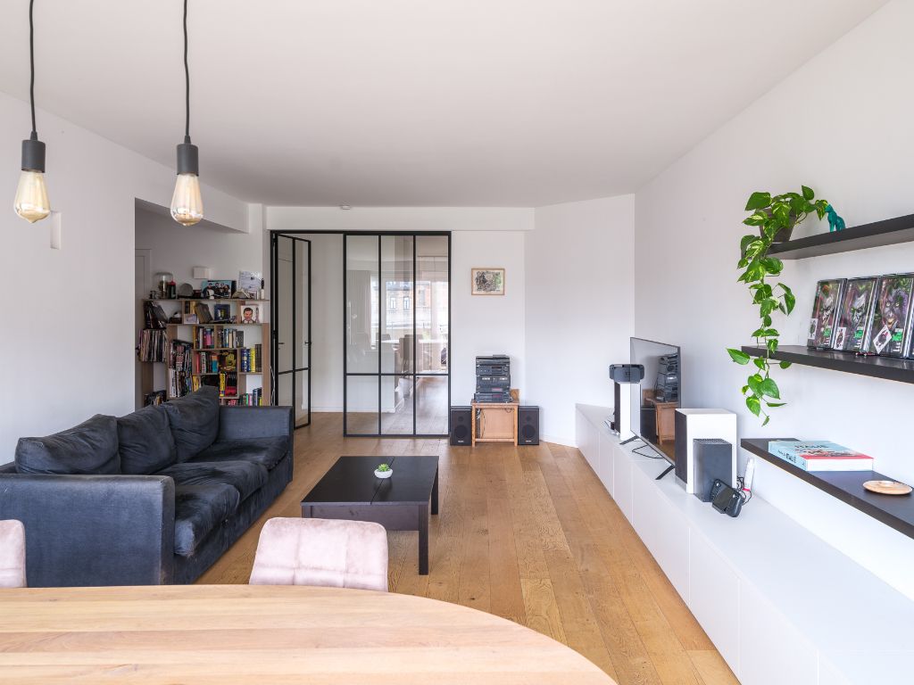 Knap gerenoveerd 3-slaapkamer appartement foto 3
