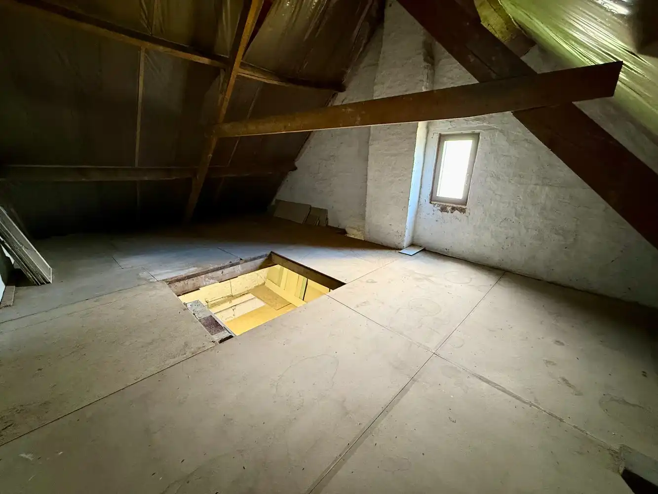 Veelzijdige woning met ruime opslagmogelijkheden te koop! foto 17