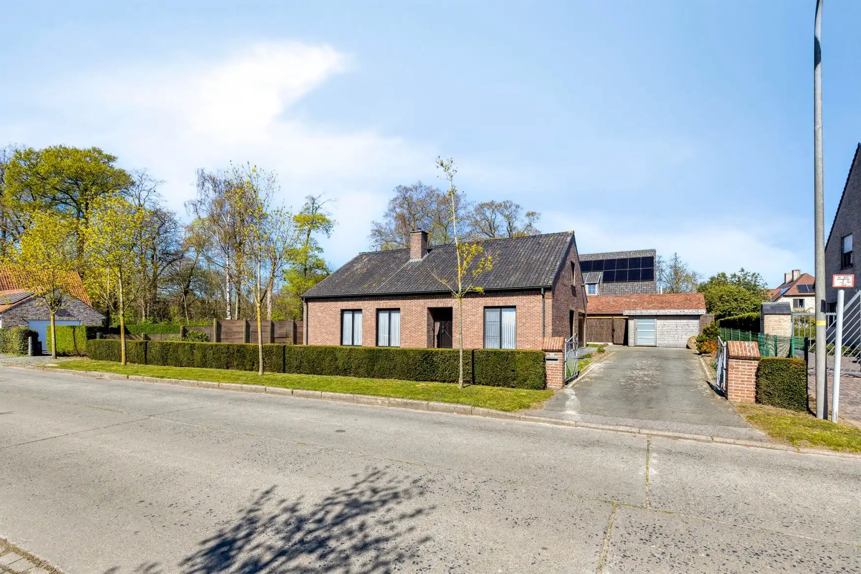 Ruime bungalow op toplocatie foto {{pictureIndex}}