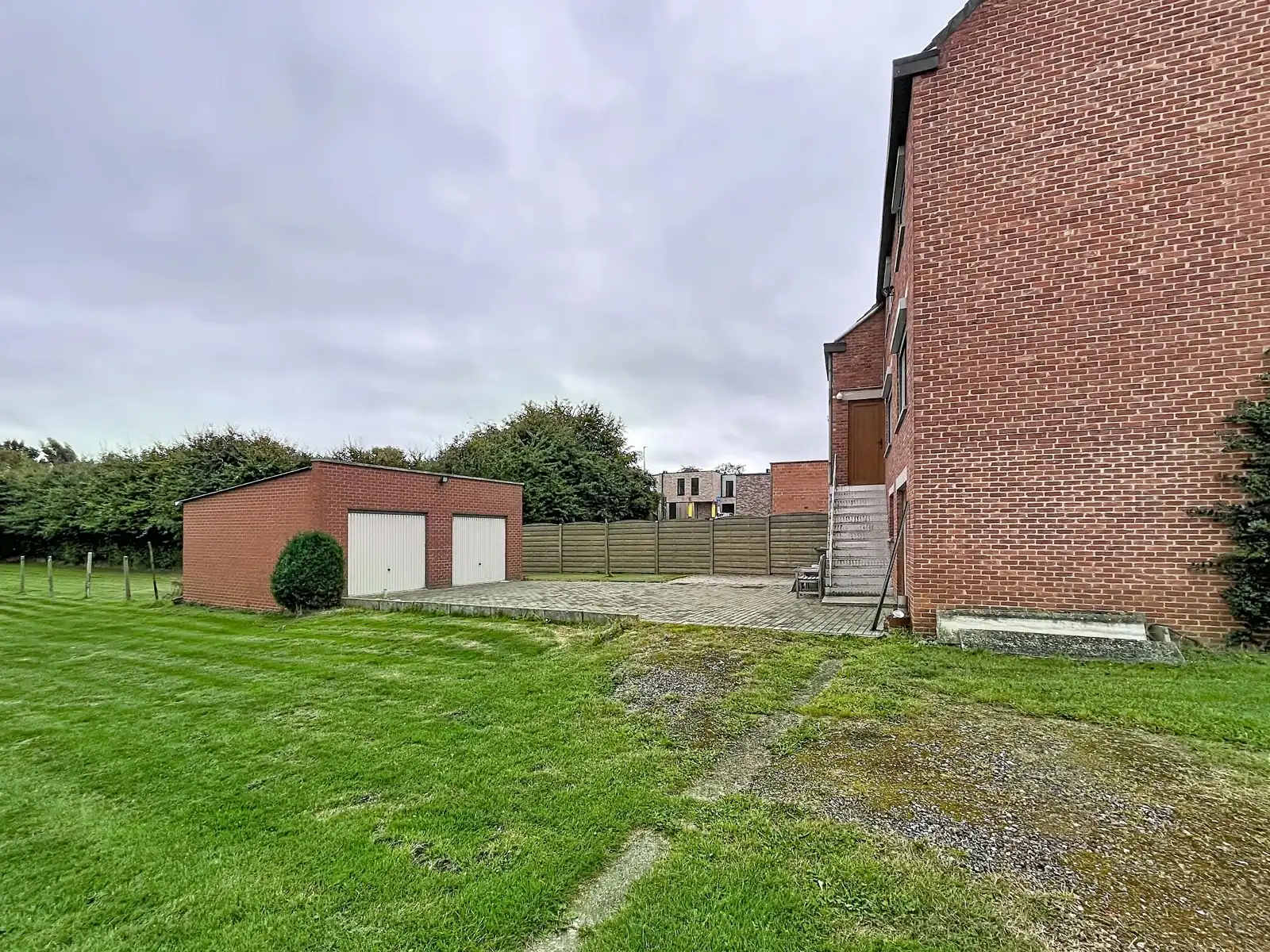 Vrijstaande woning met ruime tuin op toplocatie foto 22