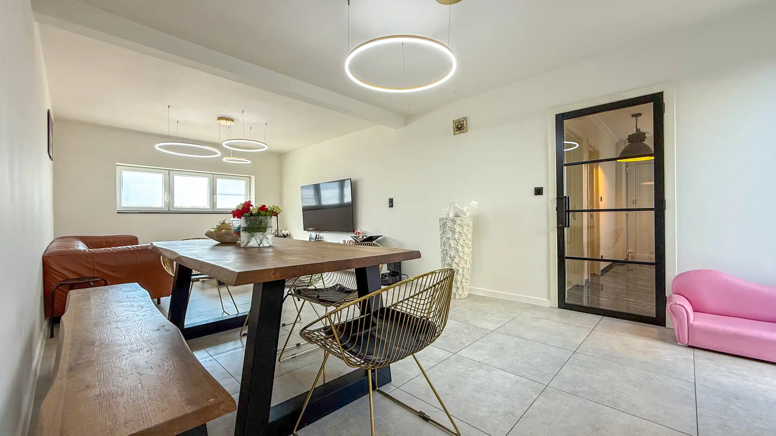 Instapklare woning met 5 slpks, rustig gelegen te Beringen! foto 14