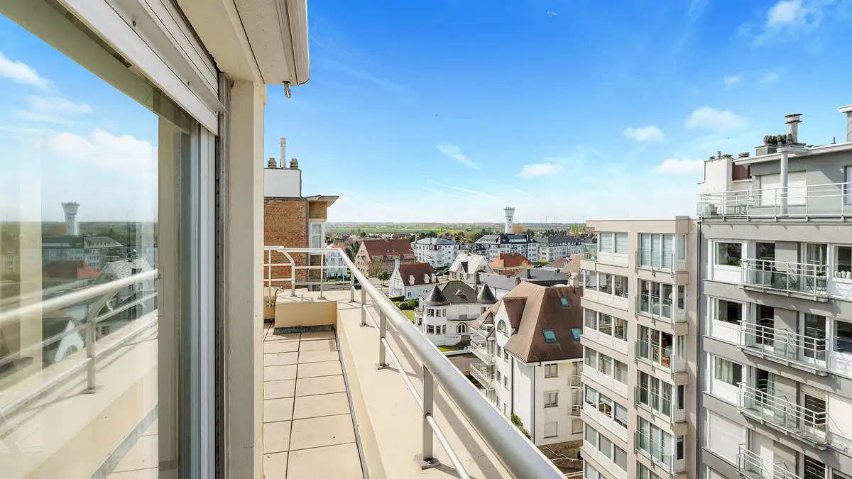 Appartement met veel potentieel: zon, zeezicht en rust foto 10