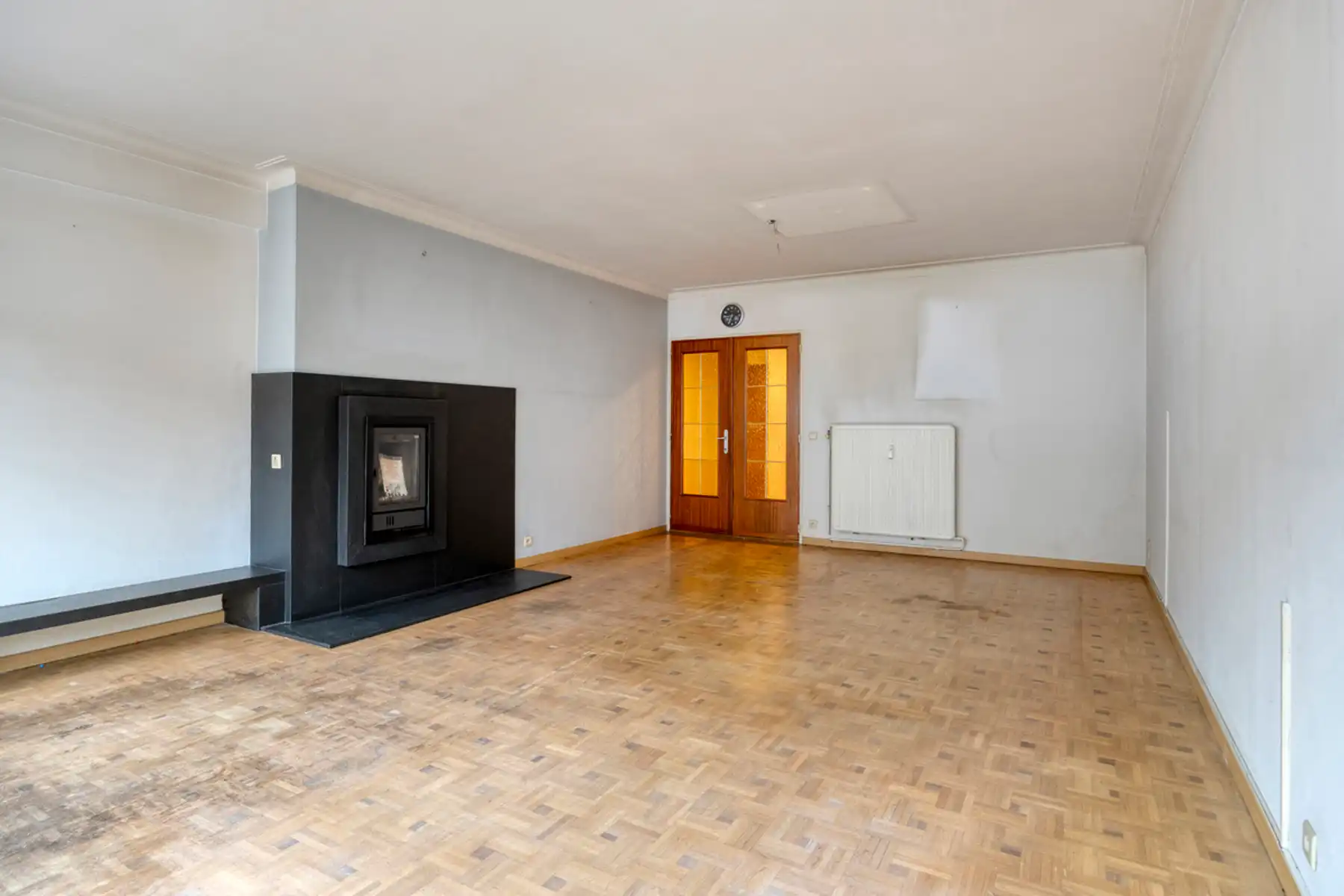 Ruim en lichtrijk appartement met 2 slaapkamers. foto 4