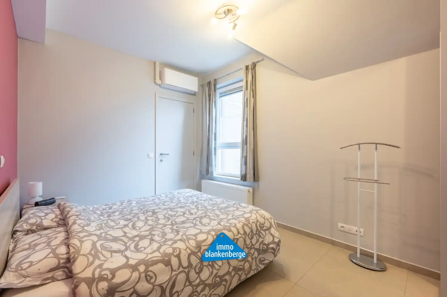 Uniek dakappartement met 3 slaapkamers en 2 badkamers. foto 13