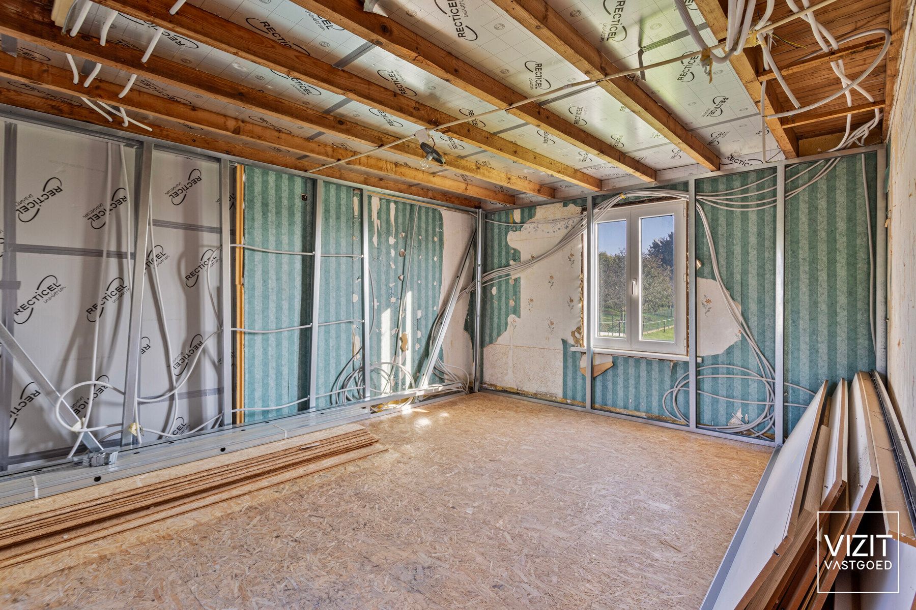 Te renoveren woonhuis met 3 slaapkamers foto 13