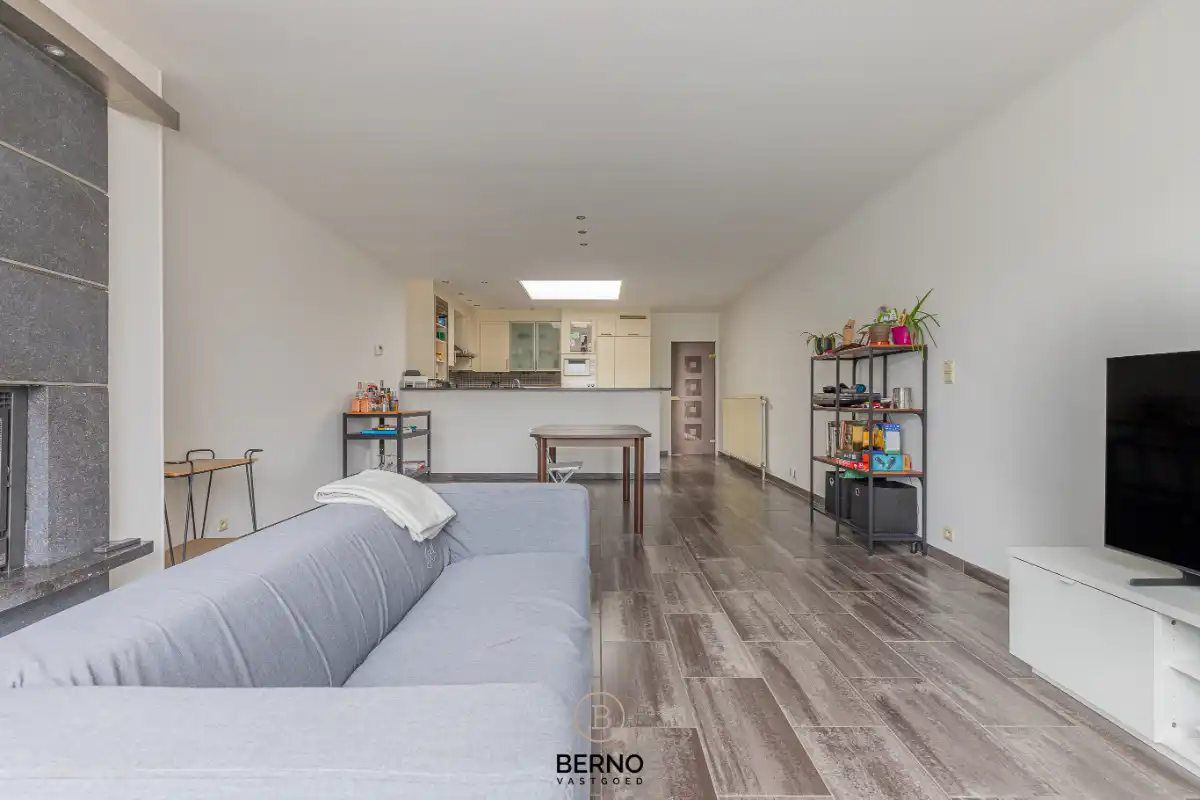 Gerenoveerde woning met garage op toplocatie foto 4