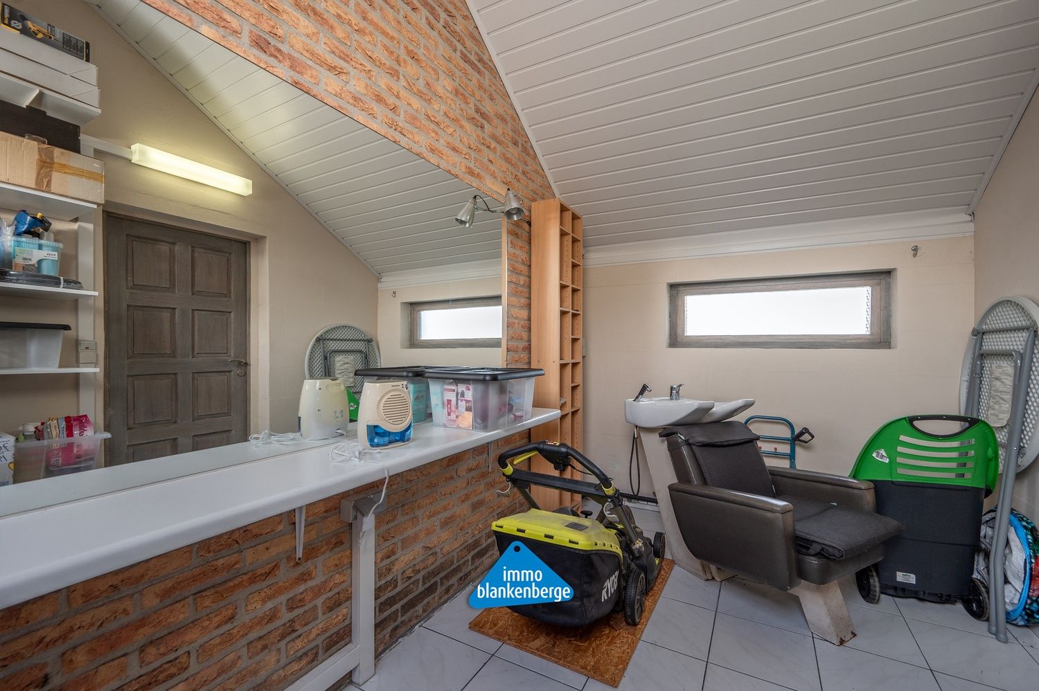 Instapklare Gezinsvilla met Tuin op Rustige en Centrale Ligging foto 35