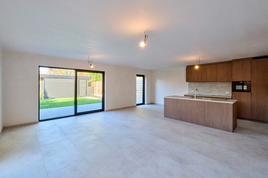 Ezaart 35 2400 Mol gelijkvloers te huur van 131 m² met Carport, tuin en buitenberging foto 4