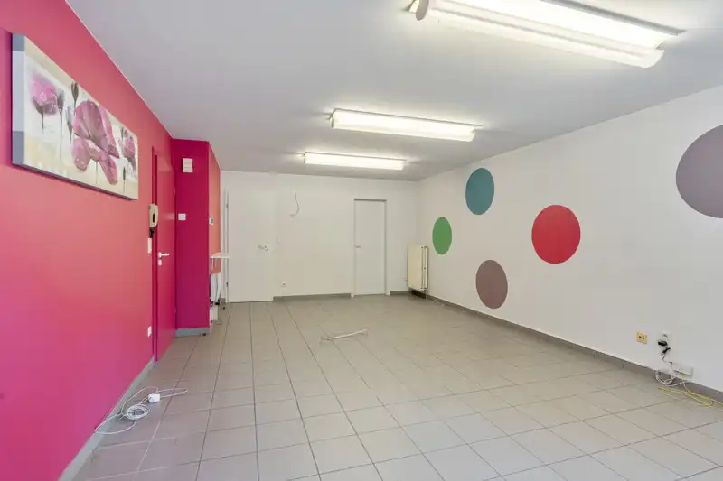 Zeer rustig gelegen gelijkvloers appartement met 3 slaapkamers, tuin en garage foto 10