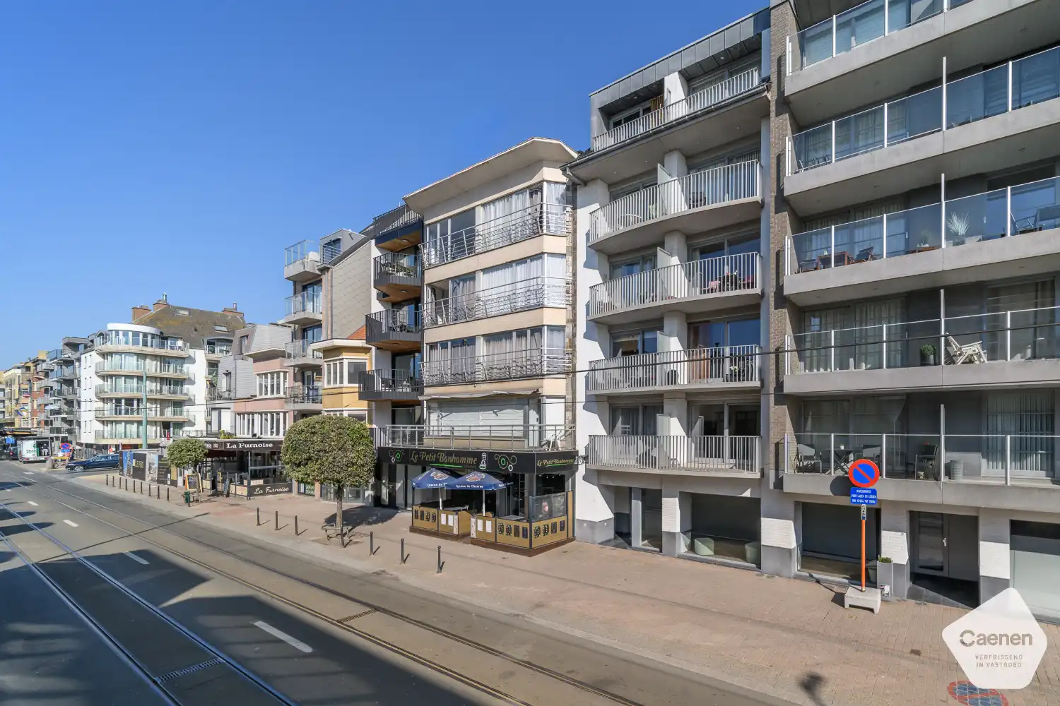 Heel recent, lichtrijk 1-slaapkamerappartement met zuidgericht terras op topligging nabij zee foto 9