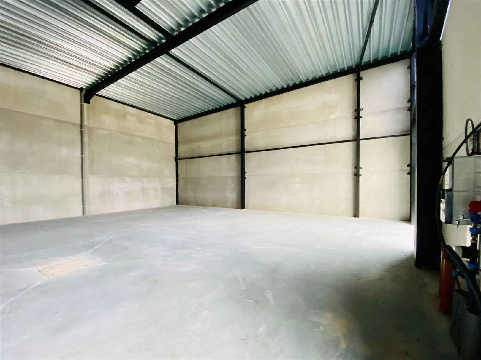 MAGAZIJN (UNIT 15) MET 5 PARKEERPLAATSEN TE DENDERMONDE foto 3