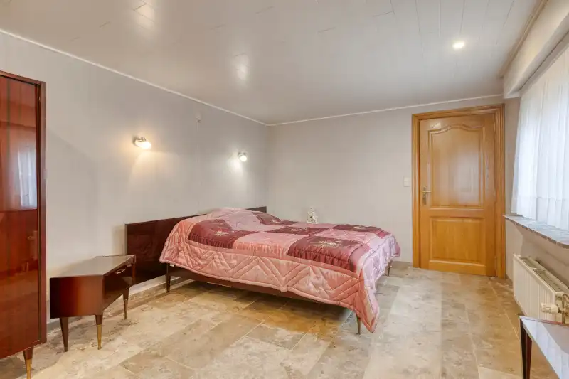 Wonen op het dorpsplein, met veel ruimte. foto 8