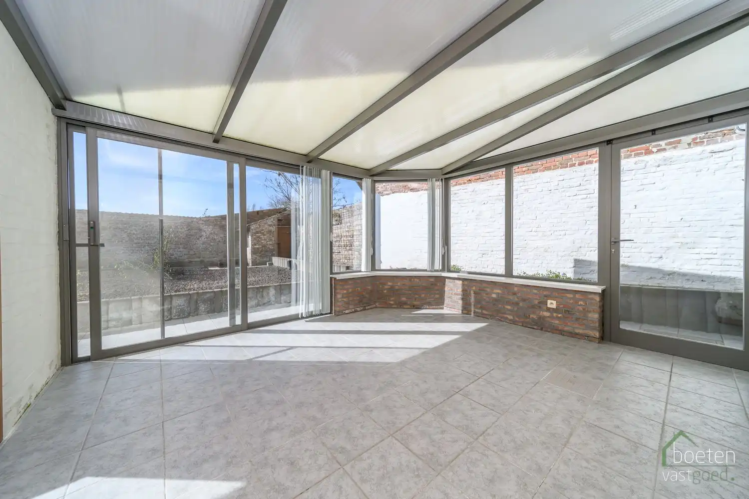 GIJVERINKHOVE: Degelijk woonhuis met 3 slaapkamers, loods (ca 100m²), zonneterras en -tuin op 545m² grondopp. foto 9