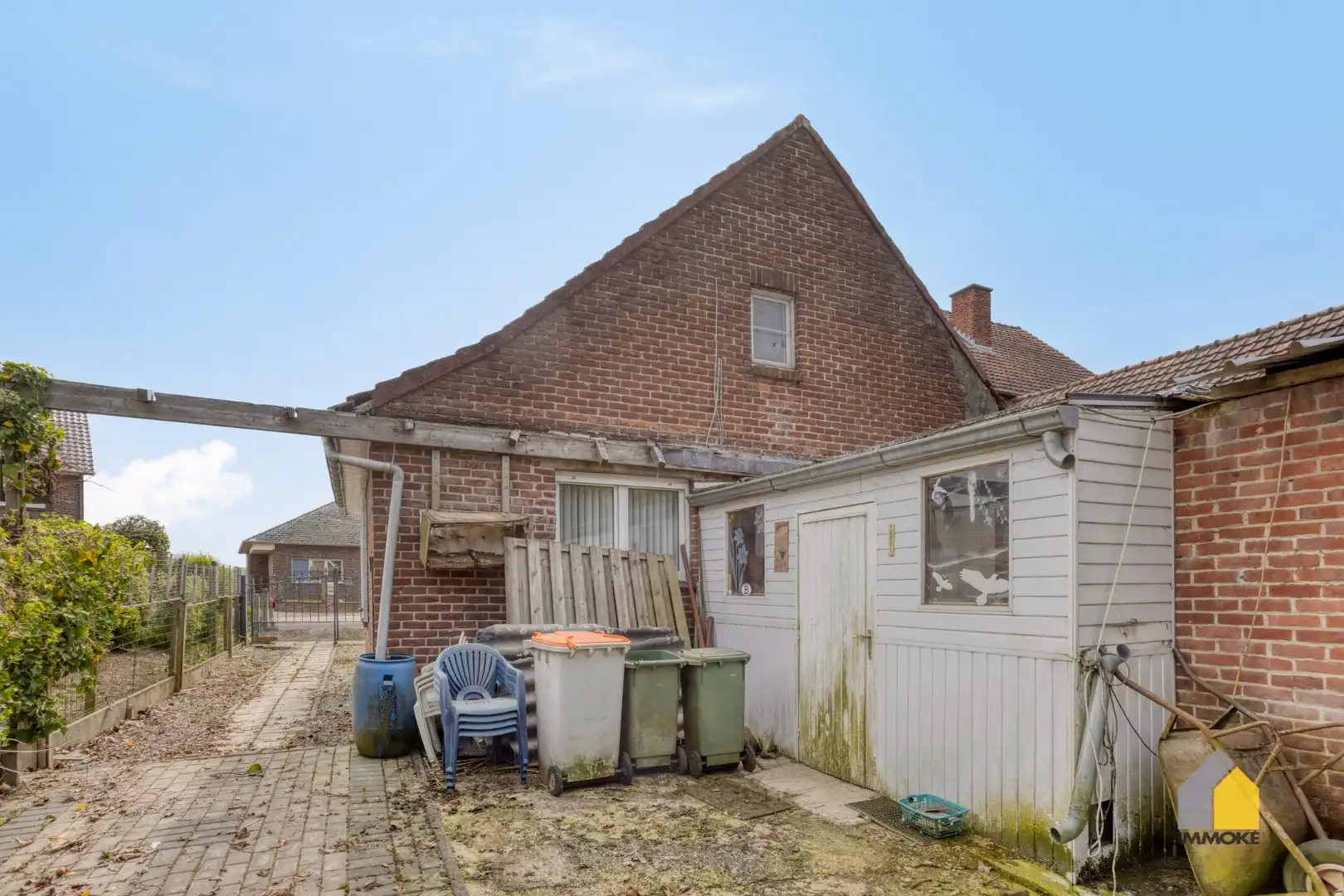 Volledig te renoveren woning op een perceel van 11 a 74 ca. foto 5