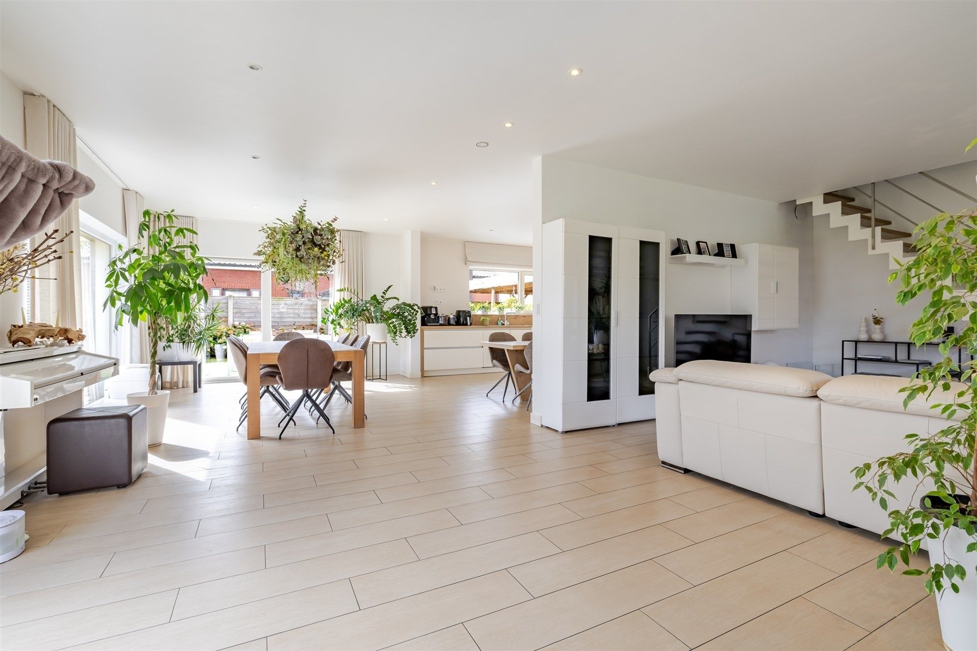Prachtige villa met 4 slaapkamers! foto 3