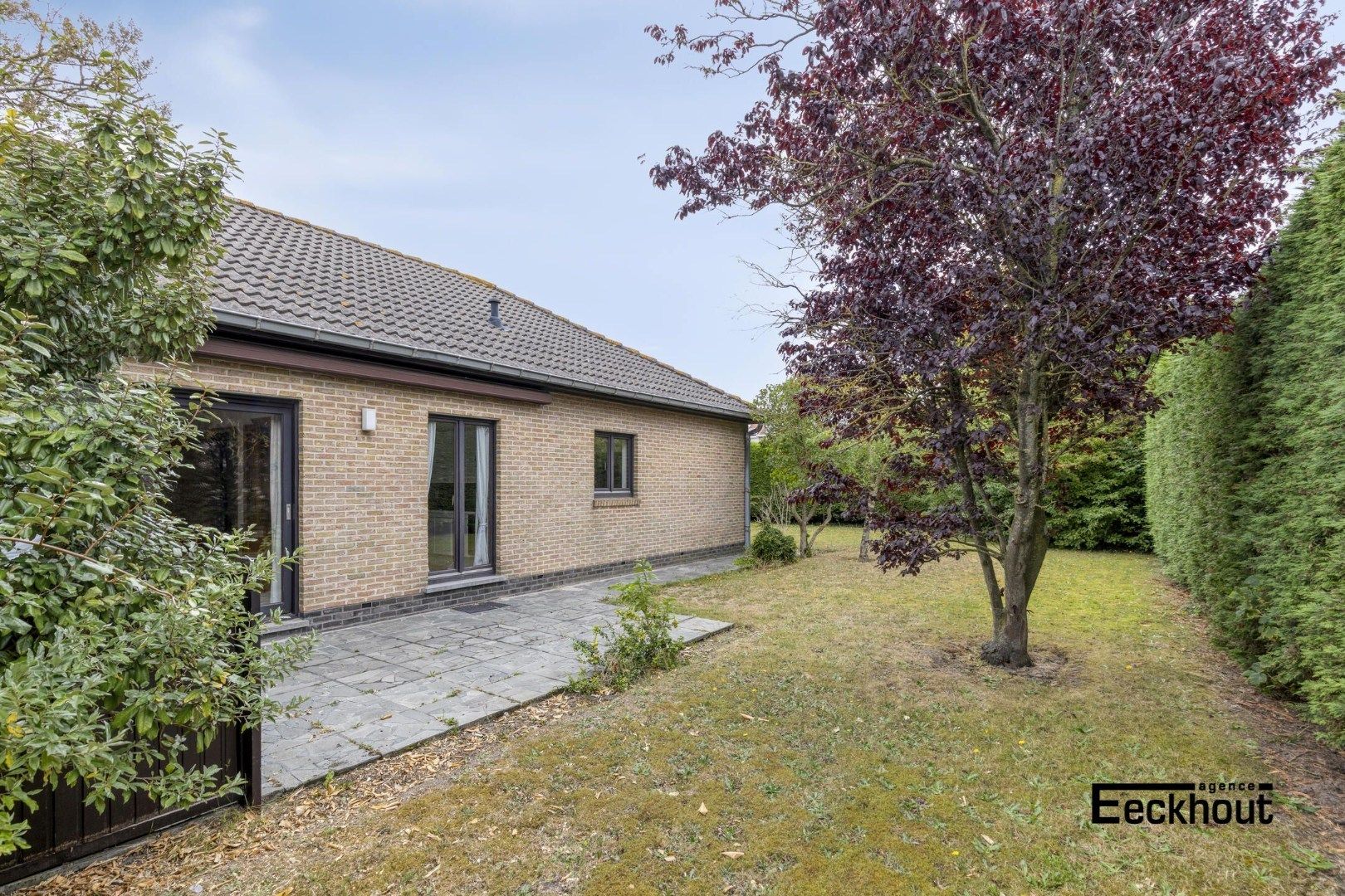 Verzorgde villa met garage in een brede, rustige straat in residentiële wijk! foto 11