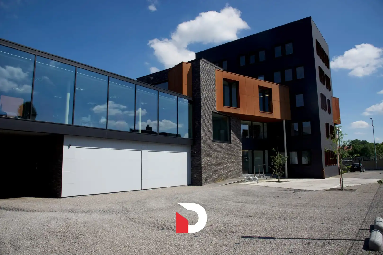 Instapklare (nieuwbouw)kantoorruimte (326m²) op zichtlocatie te Brugge foto {{pictureIndex}}