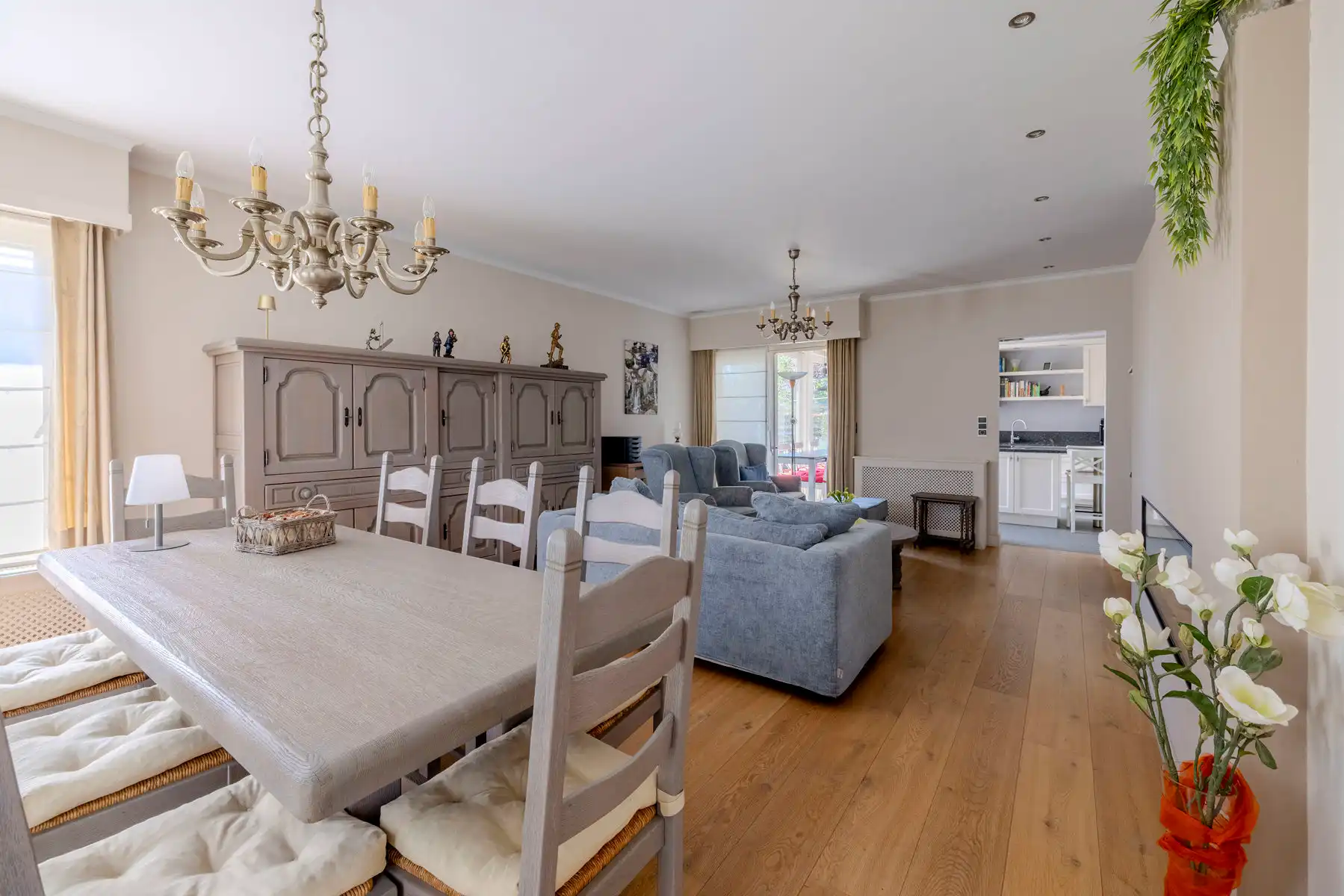 Rustig gelegen, instapklare woning met 3/4 slpks op 901m2  foto 3