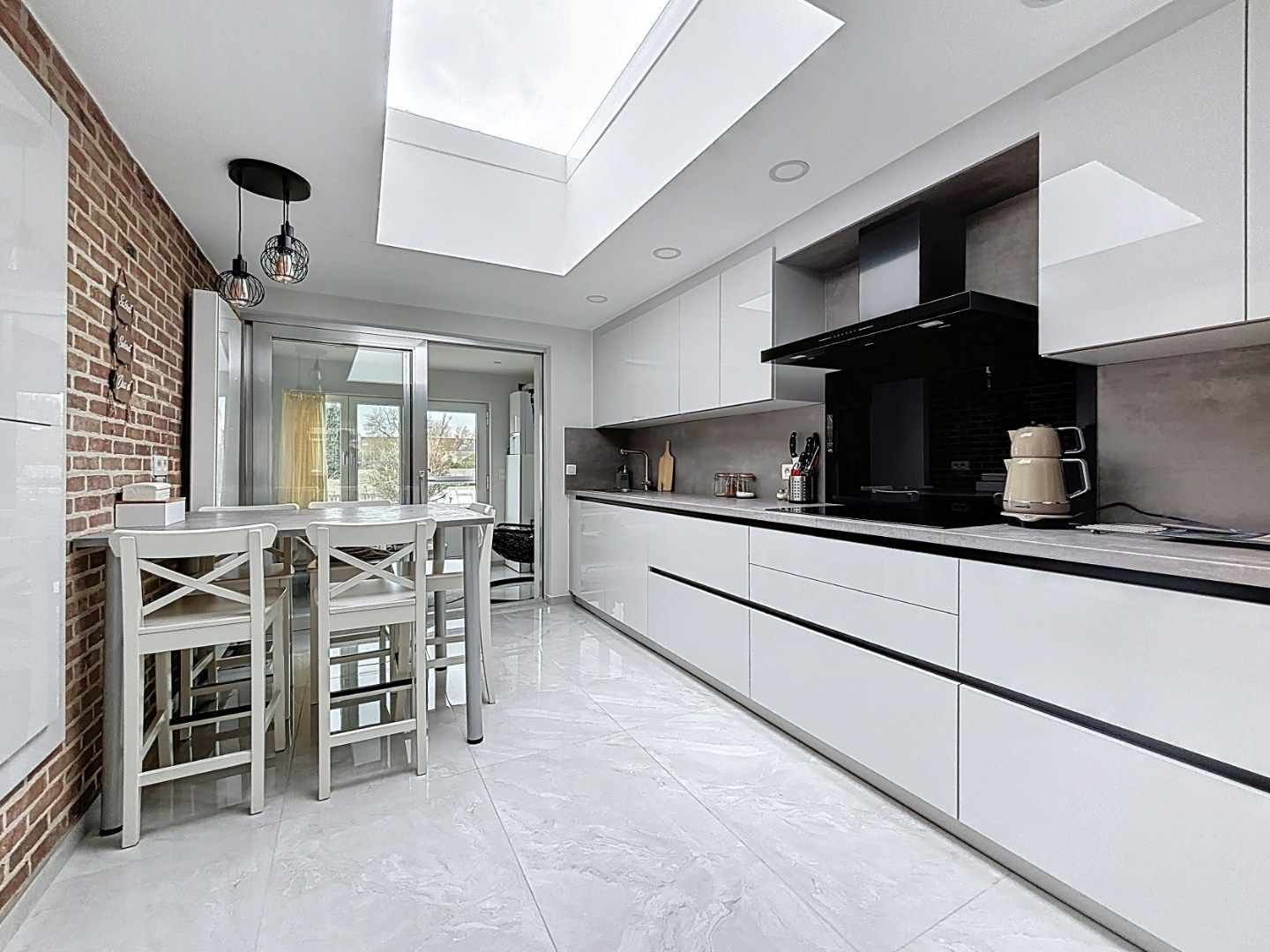 Hoofdfoto van de publicatie: MAISON 4 CHAMBRES + 3 SDB EN PARFAIT ETAT !