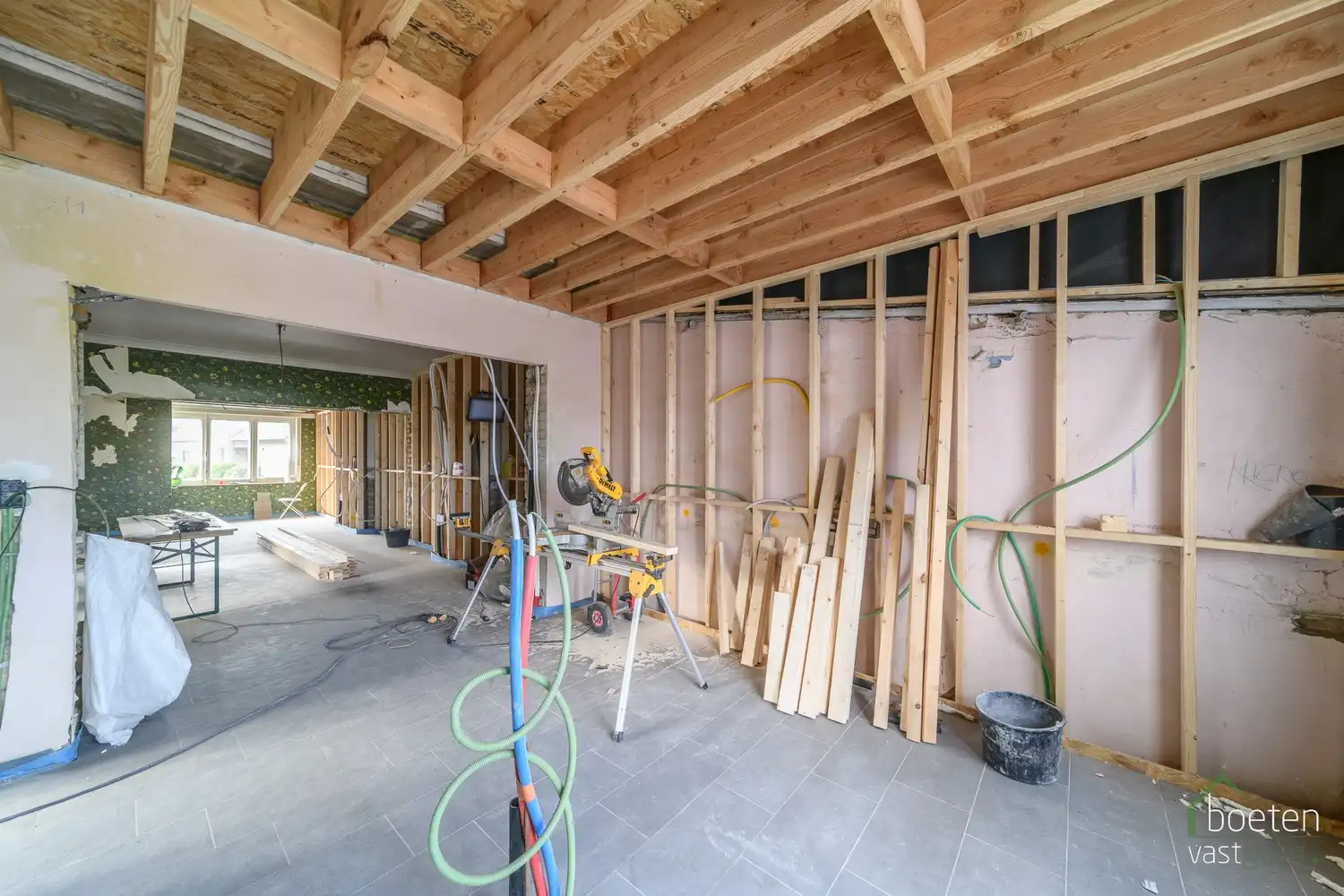 Alveringem: volledig gerenoveerde woning met karakter, ruimte (3 à 4 slpks) en topligging in Alveringem op 834m² grondopp. foto 11