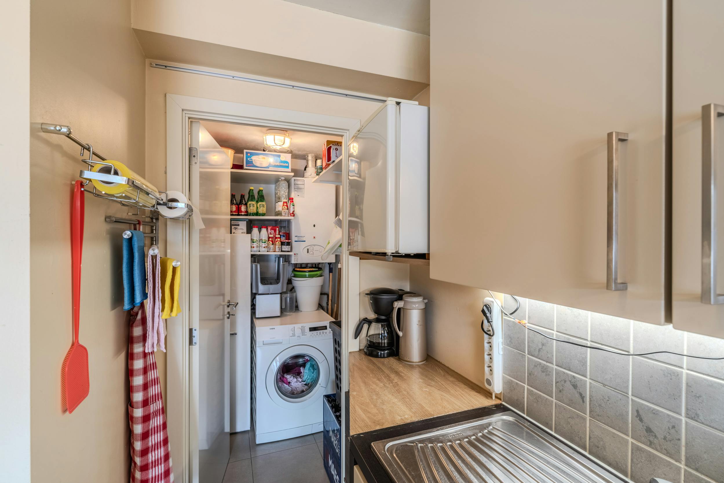 Instapklaar 2-slaapkamerappartement in recente residentie foto 6