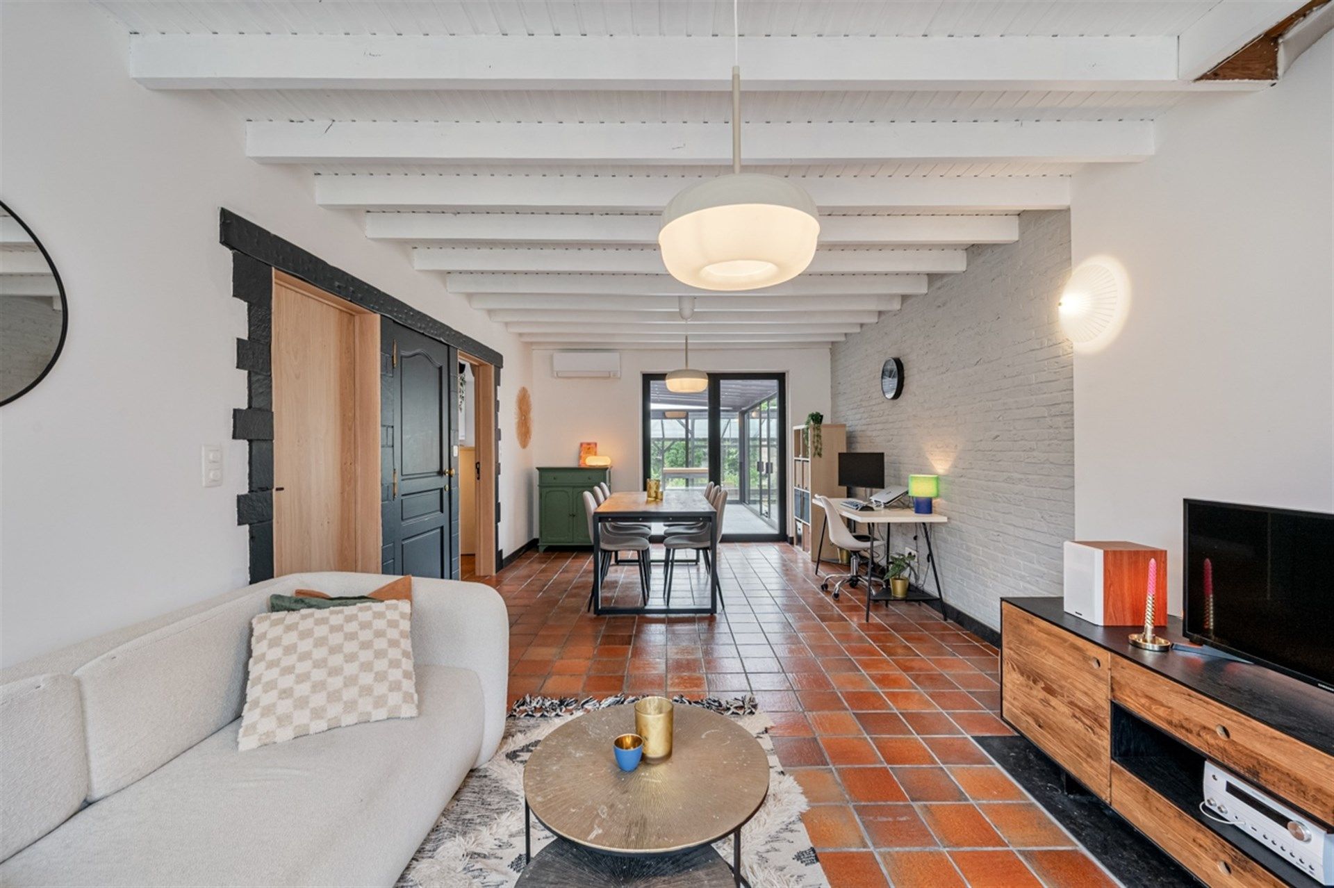 Charmante, gerenoveerde woning met bijgebouw, zuidgerichte tuin en uitstekende ligging foto 4