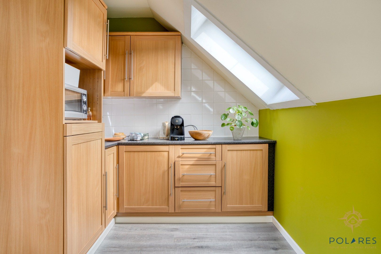 Goed gelegen taverne met woonst en grote parking foto 23