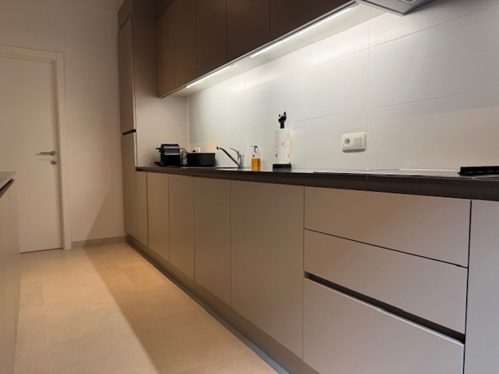 Te huur: ruim gelijkvloers appartement nabij stadscentrum van Aalst foto 8