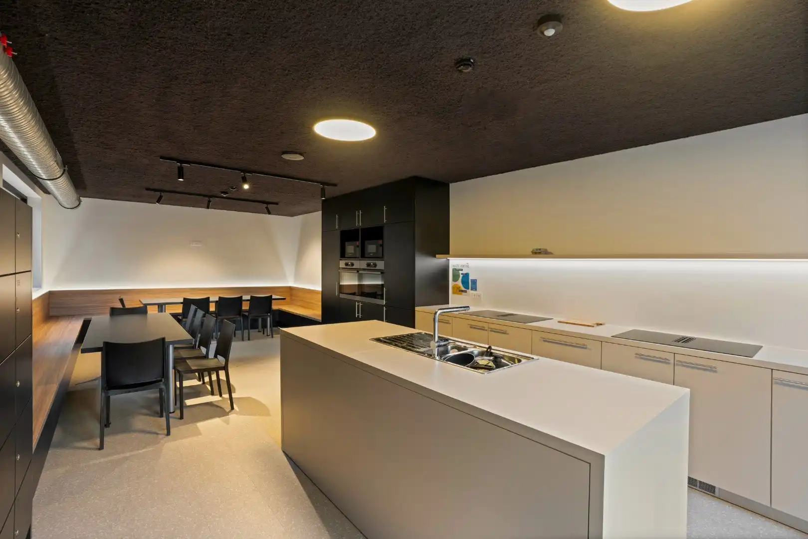 Gelijkvloerse nieuwbouwstudentenkamer met privébadkamer in hartje Kortrijk foto 3