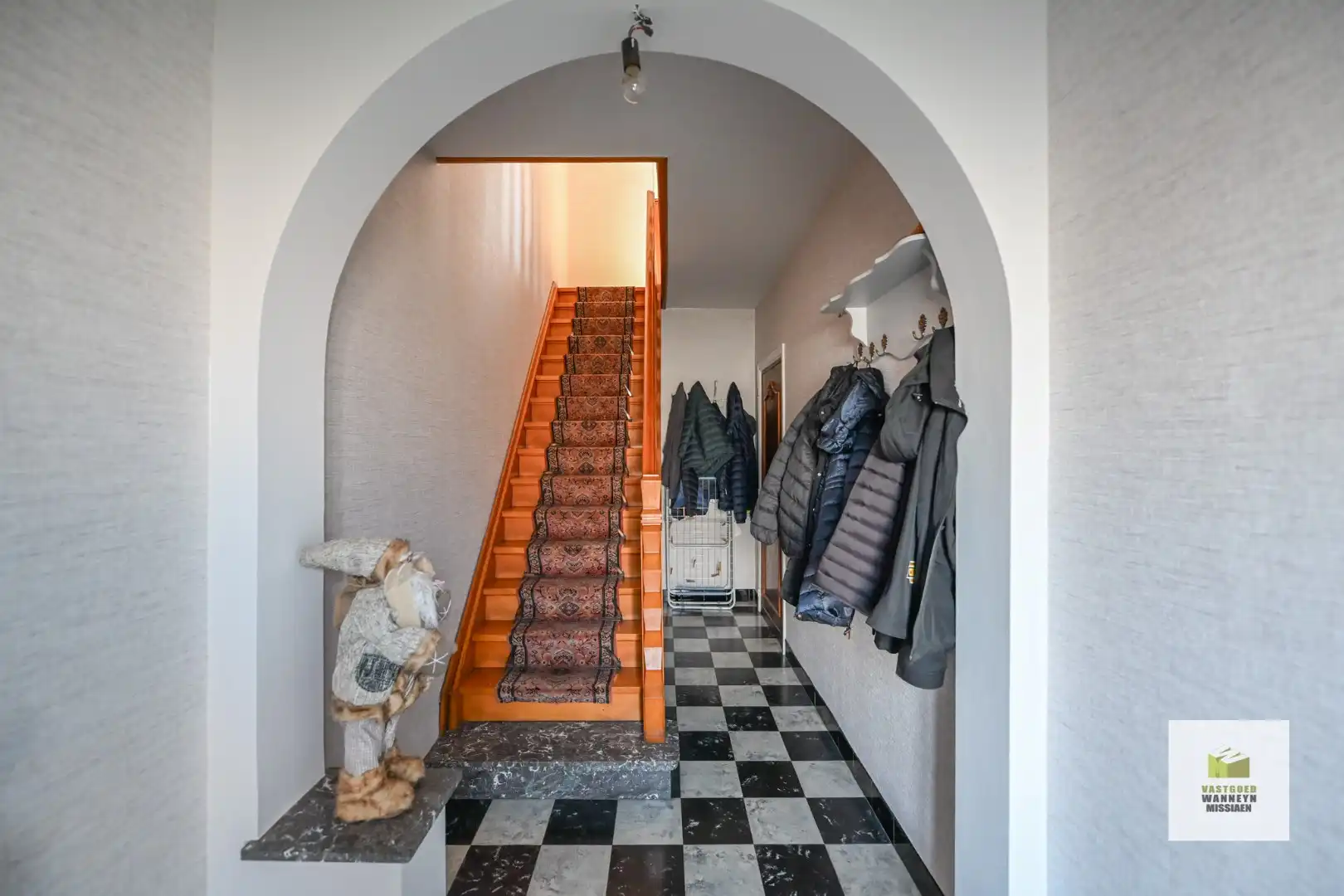 Ruime hoekwoning met mogelijkheid tot 3 slaapkamers, garage en tuin in centrum Wingene foto 3